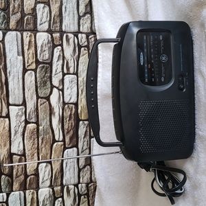 GE Black Vintage Two-Band Portable AM/FM Radio Receiver